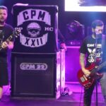 Banda paulistana CPM 22 se apresenta na Live para divulgar seu mais recente trabalho.