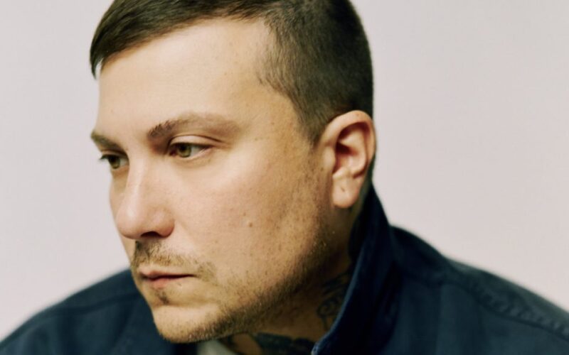 Frank Iero anuncia versão comemorativa de seu álbum de estúdio