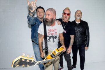 Lars Frederiksen está vendendo sua coleção de guitarras usada em gravações e turnês