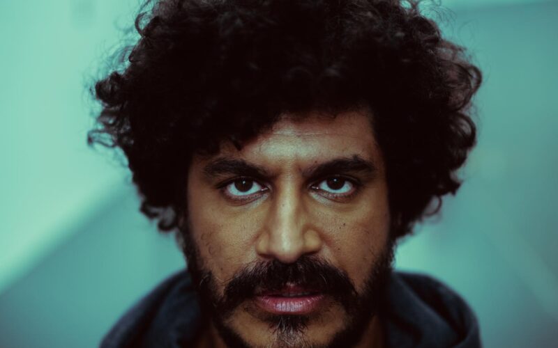 Contagem regressiva para o show do artista paulista Criolo em Curitiba no mês que vem