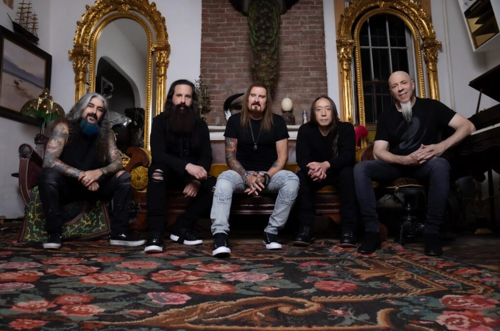 Contagem regressiva para o show da banda estadunidense Dream Theater em Curitiba no mês que vem